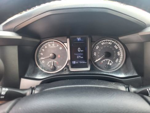Used 2017 Toyota Tacoma TRD Sport w/ Tow Package (A/T) AWD/4WD image 13