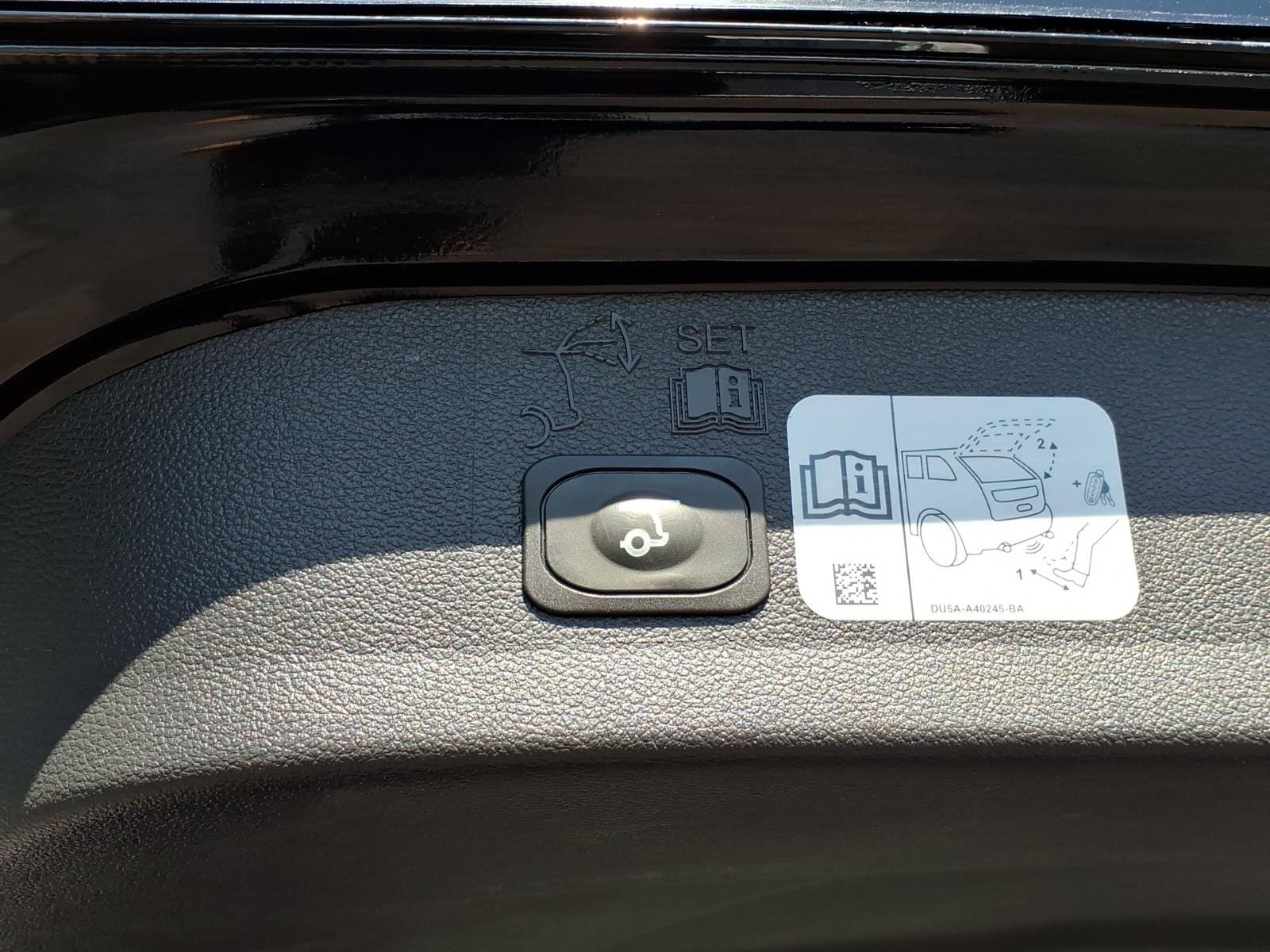 Used 2019 Ford Escape Titanium AWD/4WD image 15