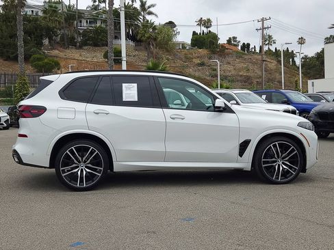 Used 2025 BMW X5 xDrive40i w/ M Sport Package AWD/4WD image 4