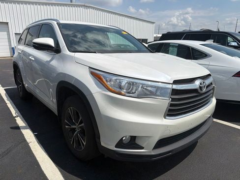 Used 2016 Toyota Highlander XLE AWD/4WD image 4