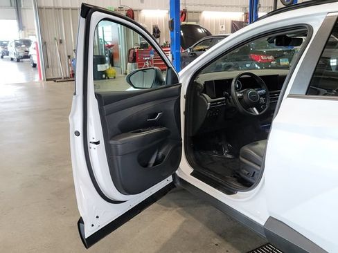 Used 2025 Hyundai Tucson SEL w/ Tow & Go Package AWD/4WD image 16