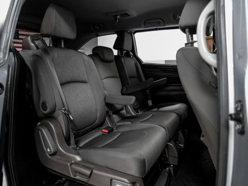 Used 2019 Honda Odyssey EX image 34