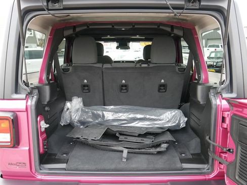 Used 2024 Jeep Wrangler Willys image 12