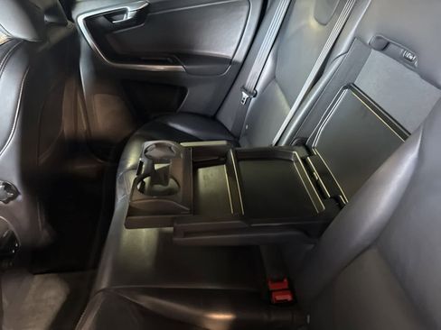 Used 2015 Volvo XC60 T6 Platinum image 18