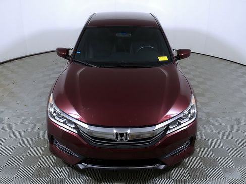 Used 2017 Honda Accord Sport image 4