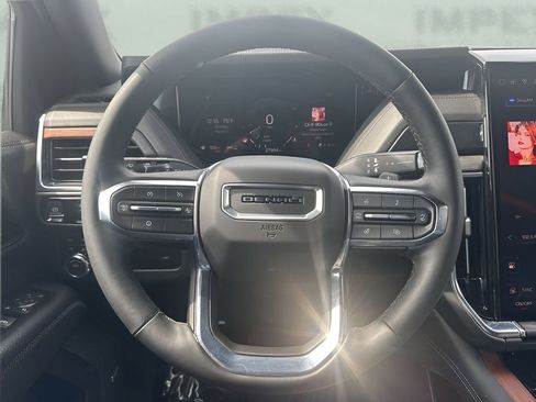 Used 2025 GMC Yukon Denali image 15