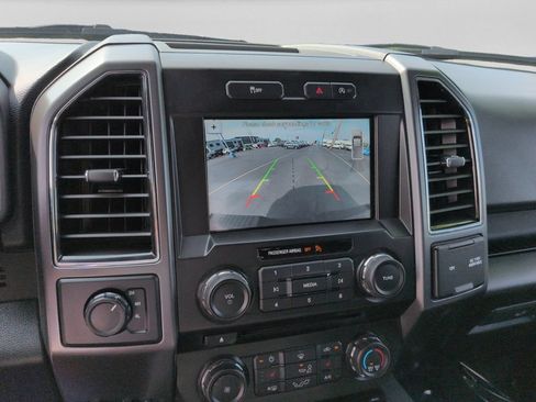Used 2018 Ford F150 XLT w/ Equipment Group 302A Luxury AWD/4WD image 24