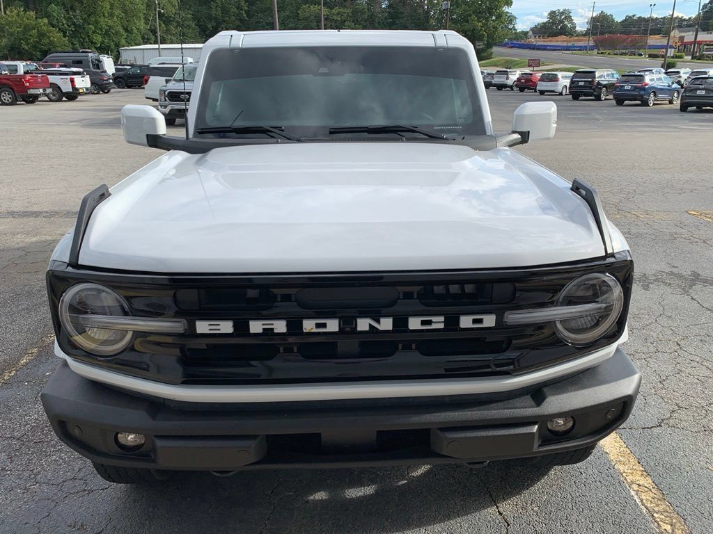Used 2025 Ford Bronco Outer Banks AWD/4WD image 1