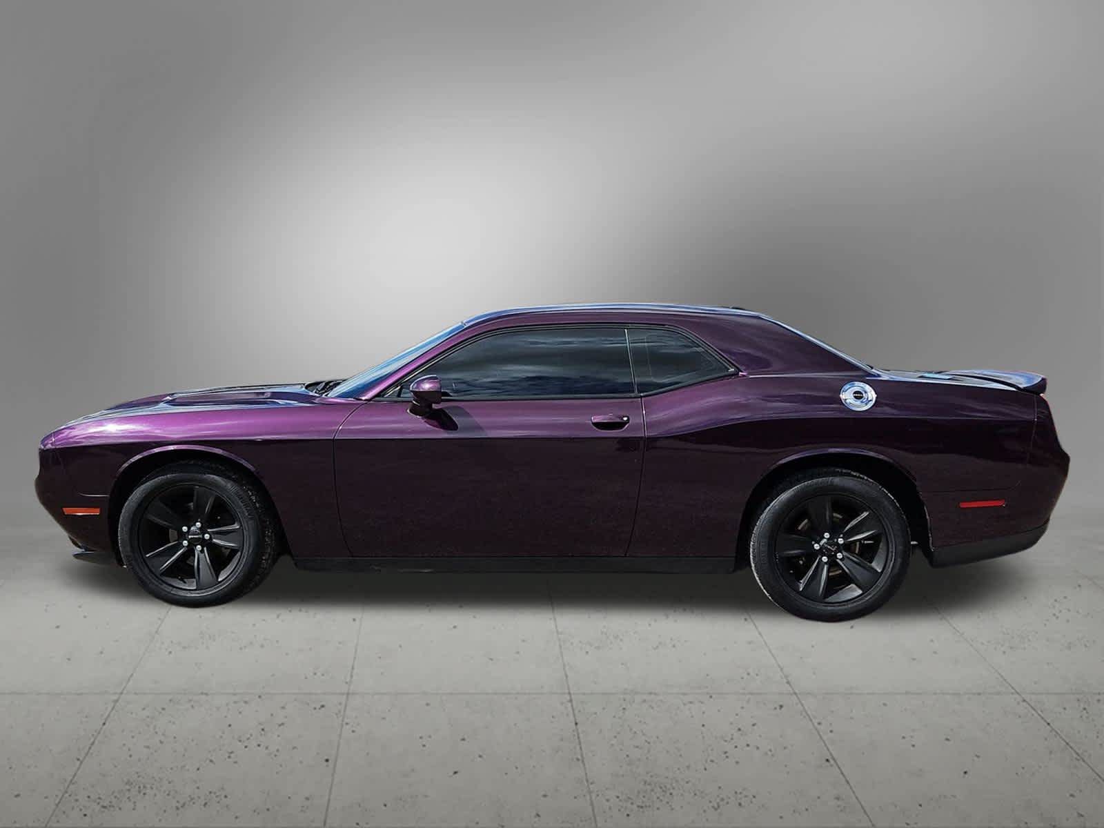 Used 2020 Dodge Challenger SXT RWD image 3