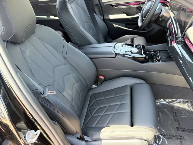 Used 2026 BMW i5 eDrive40 w/ Premium Package RWD image 12