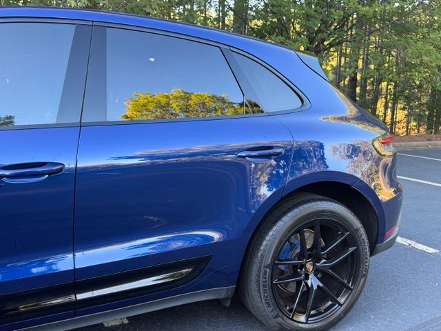 Used 2023 Porsche Macan AWD/4WD image 10