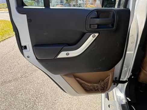 Used 2012 Jeep Wrangler Unlimited Rubicon w/ Dual Top Group image 15