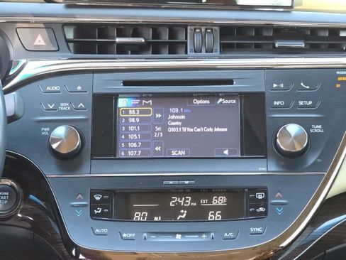 Used 2013 Toyota Avalon XLE image 12