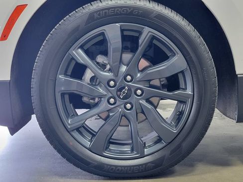 Certified 2024 Chevrolet Equinox RS FWD image 10