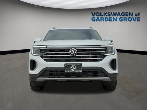 New 2026 Volkswagen Atlas SE image 2