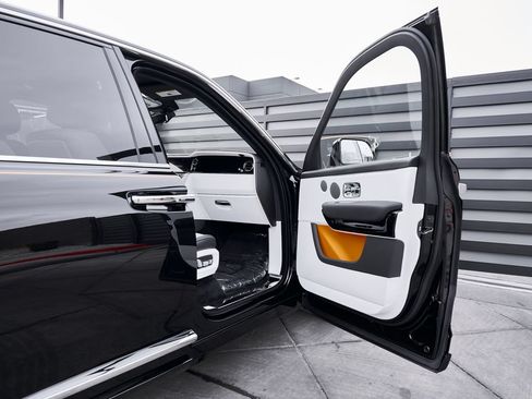 Used 2026 Rolls-Royce Cullinan AWD/4WD image 24