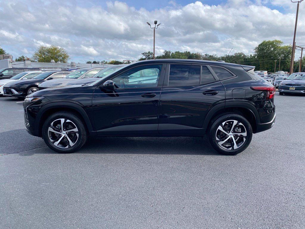 Used 2024 Chevrolet Trax RS w/ Driver Confidence Package FWD image 7