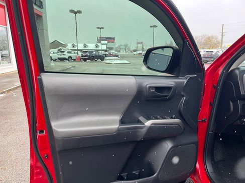 Certified 2022 Toyota Tacoma SR5 image 12