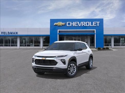 Used 2026 Chevrolet TrailBlazer LS w/ LS Convenience Package FWD image 8