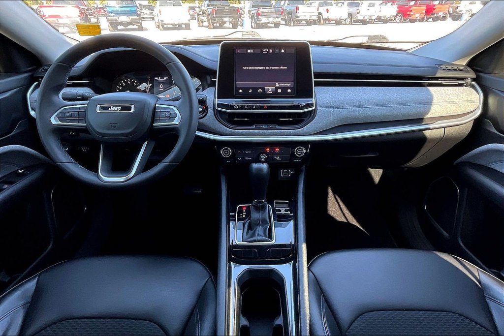 Used 2022 Jeep Compass Latitude FWD image 5