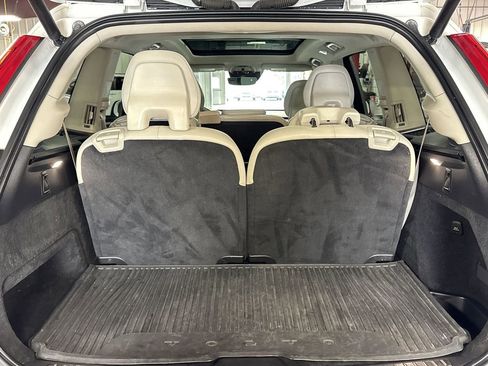 Used 2021 Volvo XC90 T5 Momentum w/ Climate Package FWD image 29