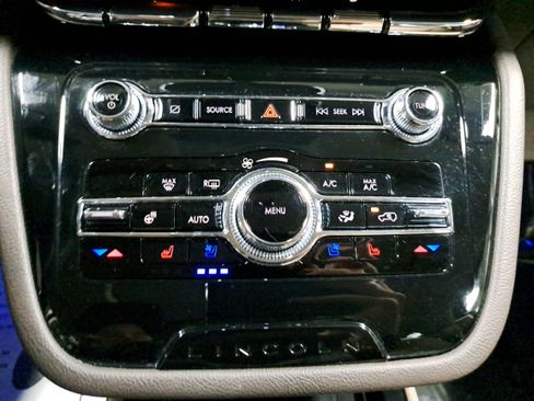 Used 2022 Lincoln Corsair Reserve w/ Equipment Group 201A image 22