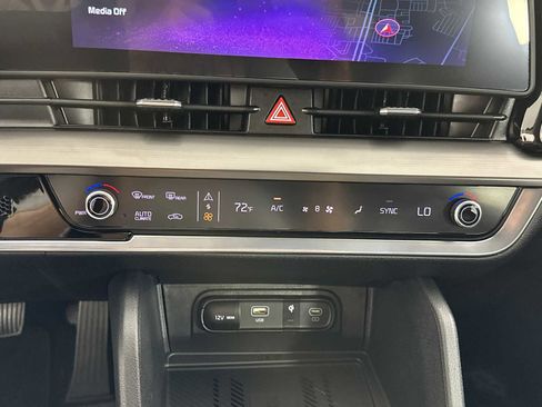 Used 2025 Kia Sportage EX w/ Premium Package image 21