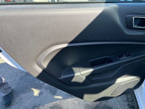 Used 2016 Ford Fiesta SE image 13