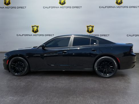Used 2020 Dodge Charger SXT w/ Leather Interior Group RWD image 8