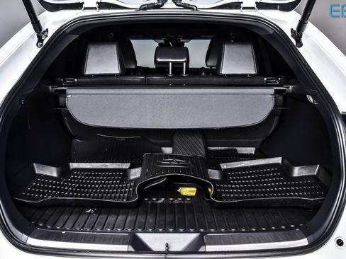 Used 2024 Toyota Venza Nightshade image 14