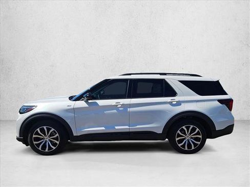 Certified 2025 Ford Explorer ST-Line RWD image 9