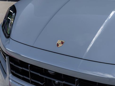 Certified 2026 Porsche Cayenne GTS AWD/4WD image 18