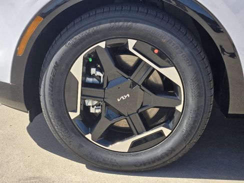 New 2026 Kia Sportage SX image 8