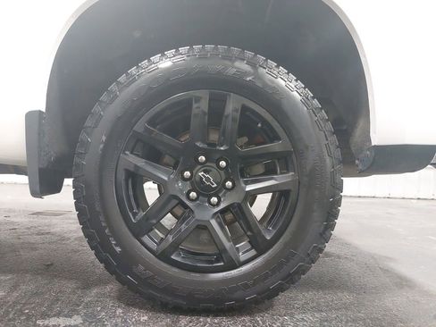 Used 2024 Chevrolet Silverado 1500 RST w/ Z71 Off-Road Package image 32