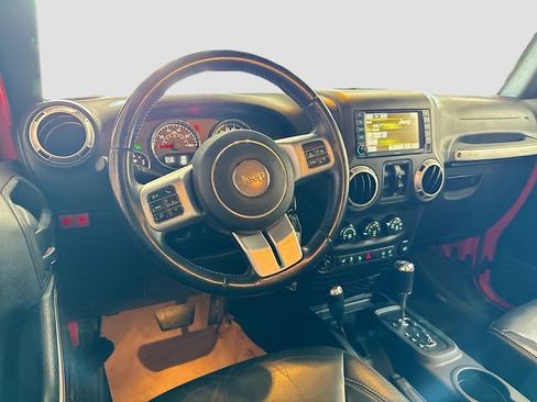 Used 2015 Jeep Wrangler Unlimited Rubicon AWD/4WD image 21
