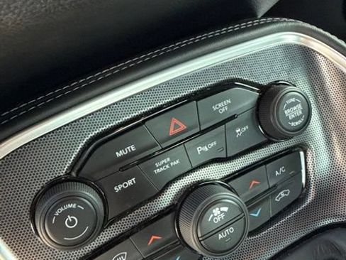Used 2018 Dodge Challenger R/T Scat Pack RWD image 17