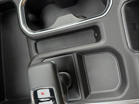 New 2026 GMC Sierra 1500 SLT w/ SLT Premium Plus Package image 18