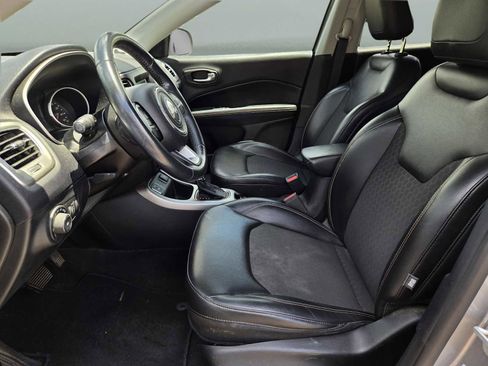 Used 2018 Jeep Compass Latitude w/ Popular Equipment Group FWD image 20