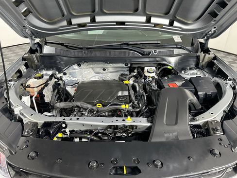 Used 2024 Chevrolet Trax LS w/ Driver Confidence Package image 32