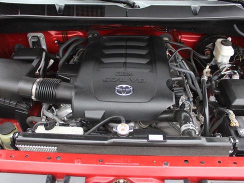 Used 2020 Toyota Tundra SR5 w/ SR5 Leather Package image 8