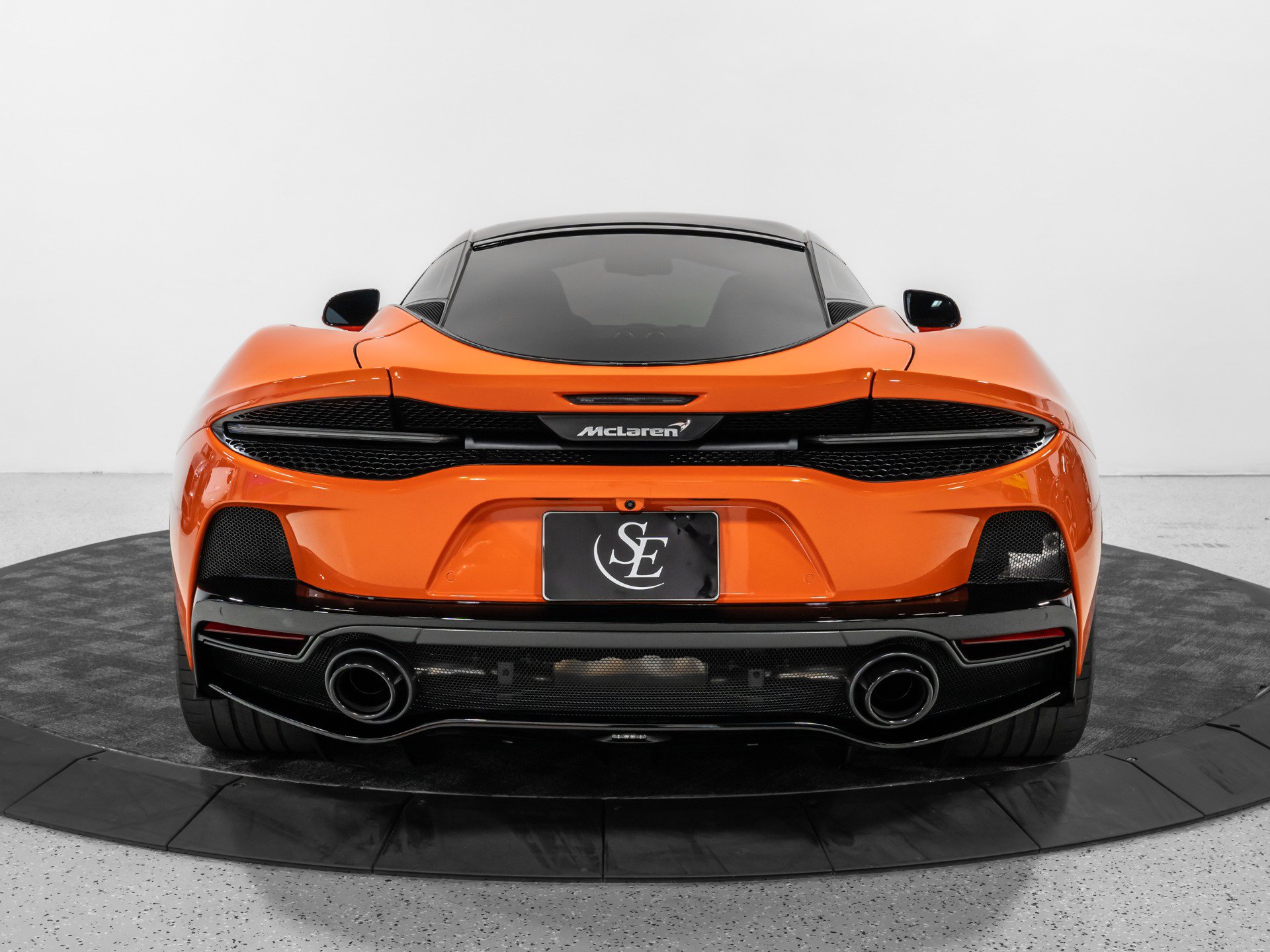 Used 2023 McLaren GT RWD image 14