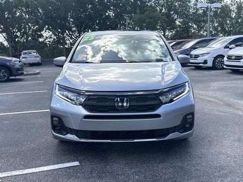Certified 2025 Honda Odyssey EX-L image 9