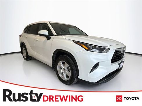 Certified 2023 Toyota Highlander L image 1