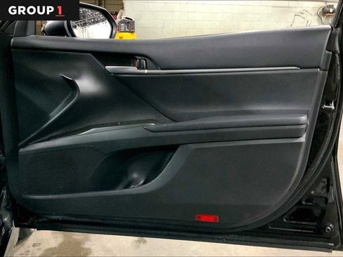 Used 2021 Toyota Camry SE w/ Cold Weather Package image 22