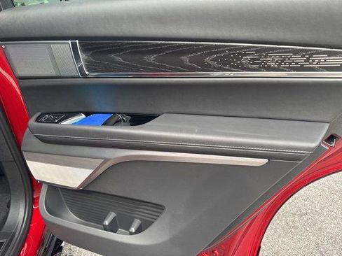 New 2026 Cadillac Vistiq Platinum image 25