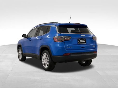 Used 2024 Jeep Compass Latitude AWD/4WD image 5