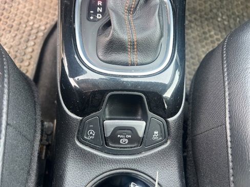 Used 2019 Jeep Compass Limited image 23