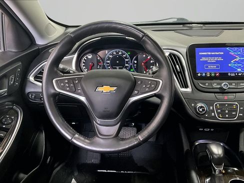 Used 2022 Chevrolet Malibu Premier image 8