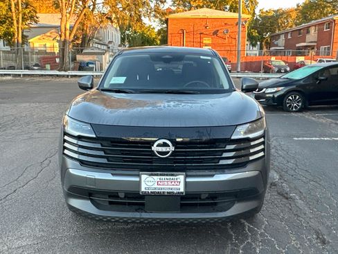 New 2025 Nissan Kicks SV w/ Illumination Package image 2