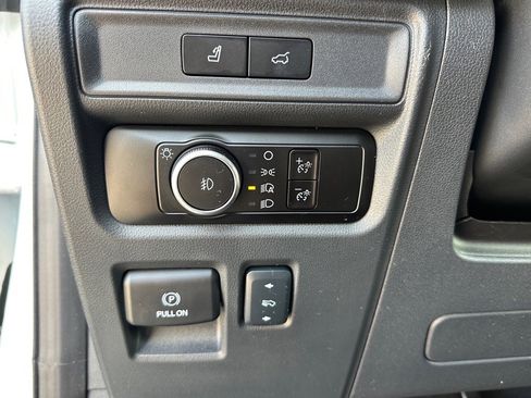 Certified 2024 Ford Expedition XLT image 18